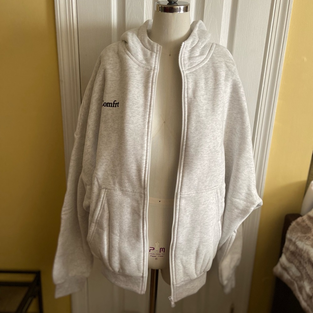 Comfrt Cloud Zip-Up Hoodie in Storm, size S, NWT